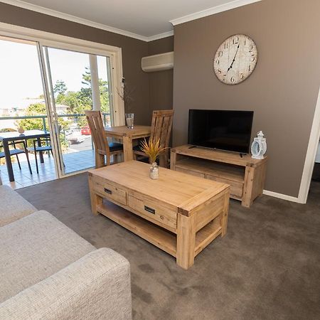 Beach Haven Executive Apartments Korora Екстериор снимка